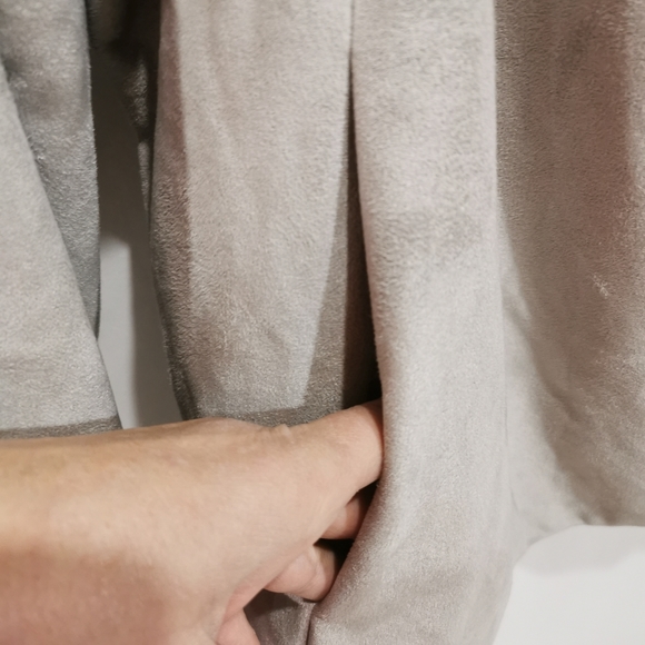 H by Halston Faux Suede Jacket in Light Grey - Sz 20W - Picture 2 of 8